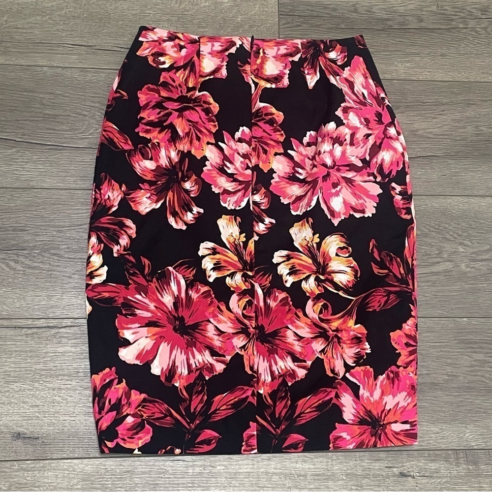White House Black Market Floral Pencil Skirt Black Pink Lined Size 0 NWT